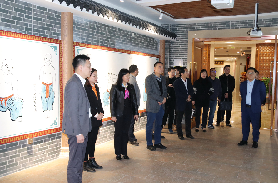 #園區(qū)動(dòng)態(tài)#云浮市委統(tǒng)戰(zhàn)部常務(wù)副部長韓新鋒一行蒞臨衍生健康醫(yī)藥產(chǎn)業(yè)園參觀
